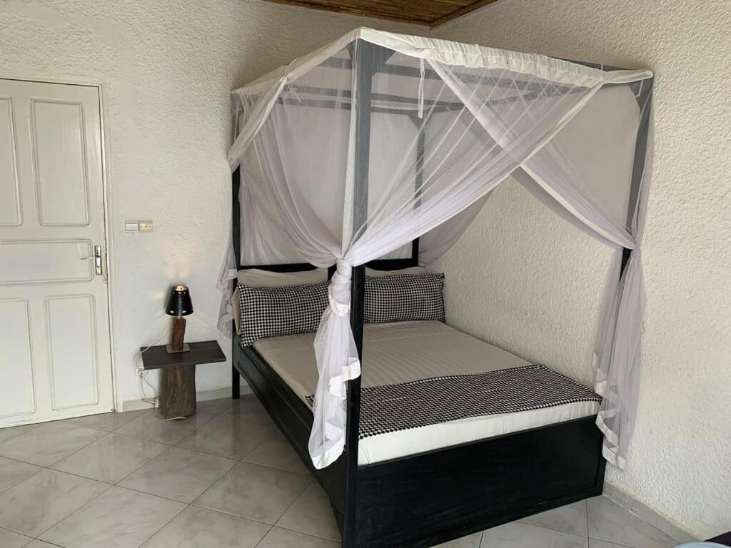 West African Beach Saly Экстерьер фото